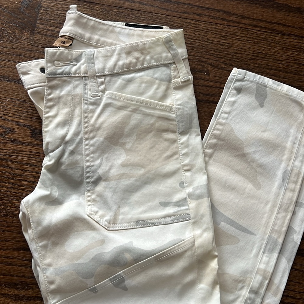 True Religion 26 - Picture 3 of 4